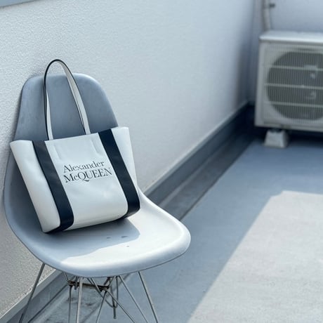 alexsander mcqueen leather logo bag
