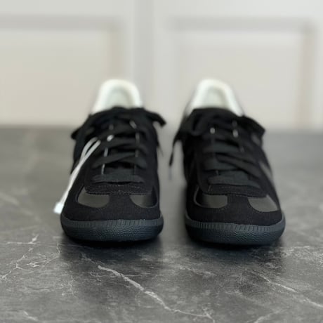 factory sample all black german trainer