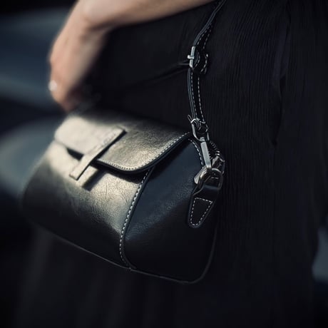 【price down】import factory sample leather shoulder bag black