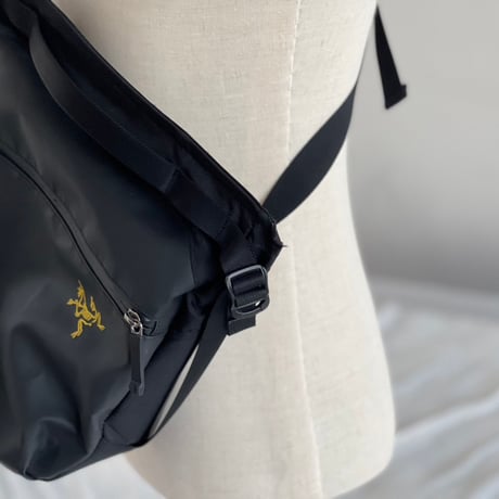 arcteryx shoulder bag