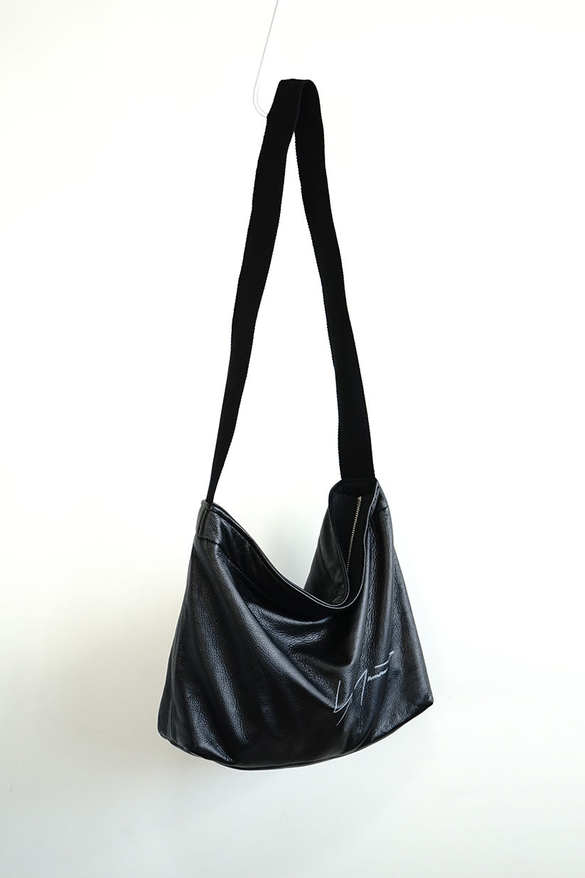 ⭐️未使用級⭐️　ヨウジヤマモト　ショルダーバッグ　ブラック　FJ-103-736 未使用 yohji yamamoto signature leather bag | requ
