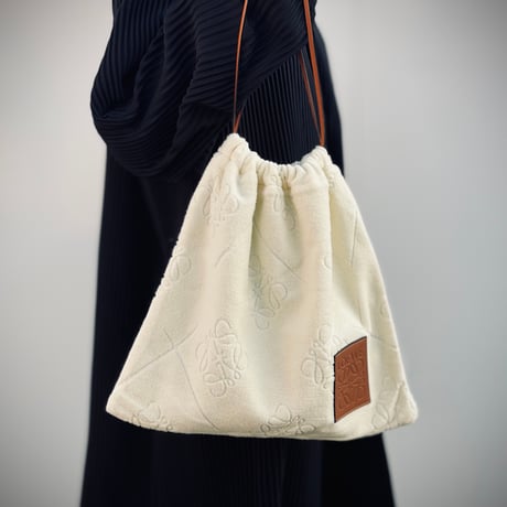 新品 loewe 2023 anagram bag