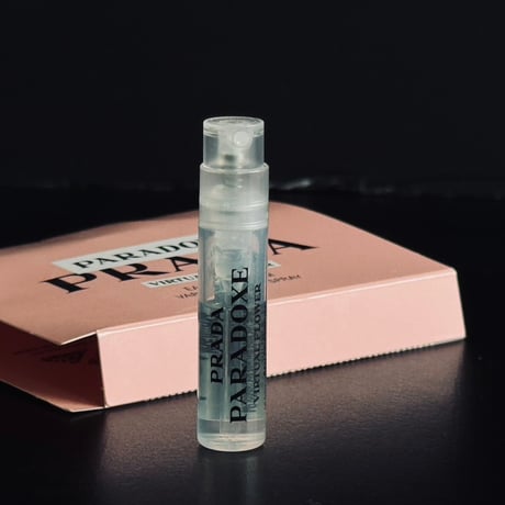 prada "PARADOXE" vartual frower