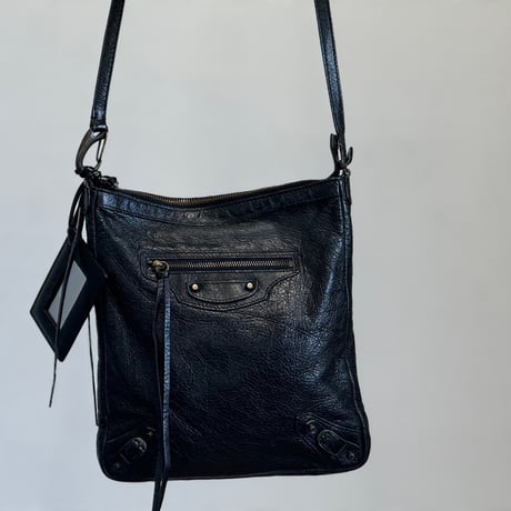 balenciaga leather shoulder bag