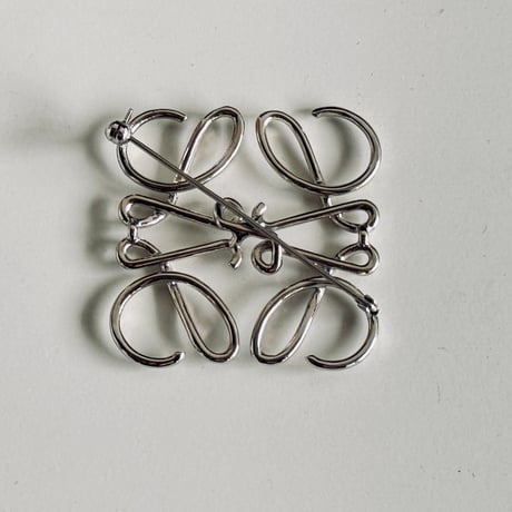 【国内正規】loewe anagram brooch