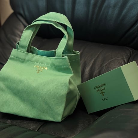 新品 prada tote bag