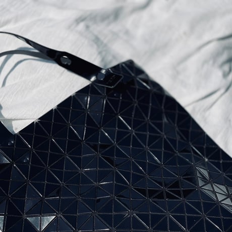 isseymiyake baobao bag black