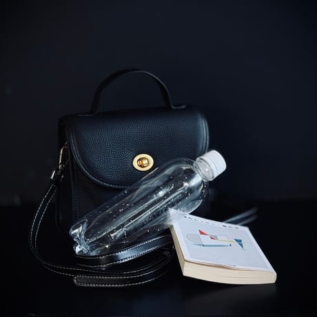 【import factory sample】”シボ革” leather shoulder bag