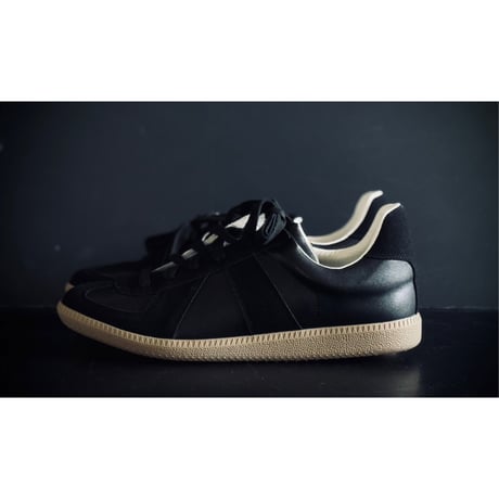 factory sample basic black  german trainer