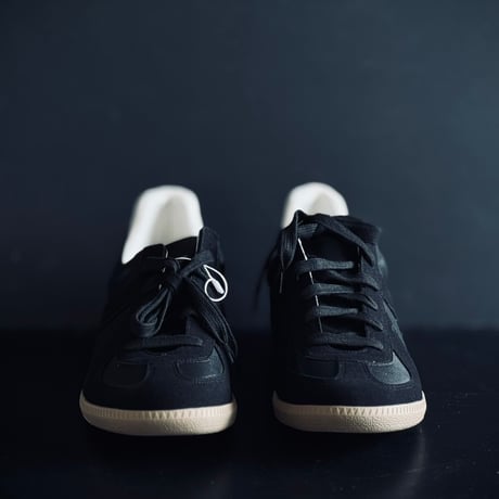 factory sample basic black  german trainer