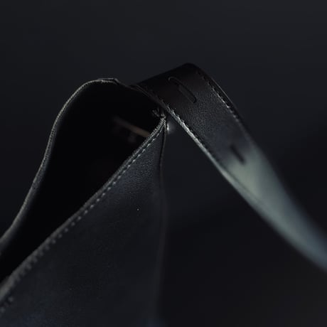 【import factory sample】 leather shoulder bag black