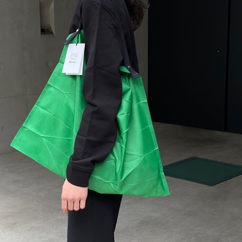 新品 isseymiyake × ittala pleats bag green | requ