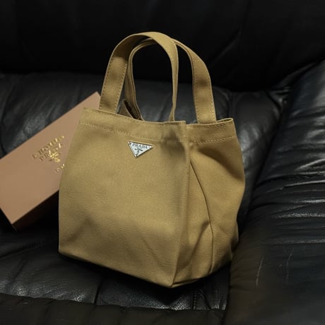新品 prada tote bag