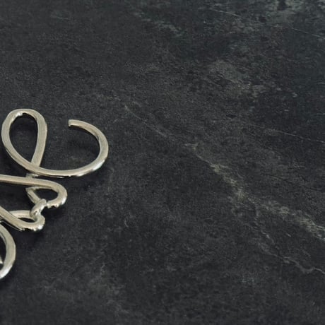 【国内正規】loewe anagram brooch