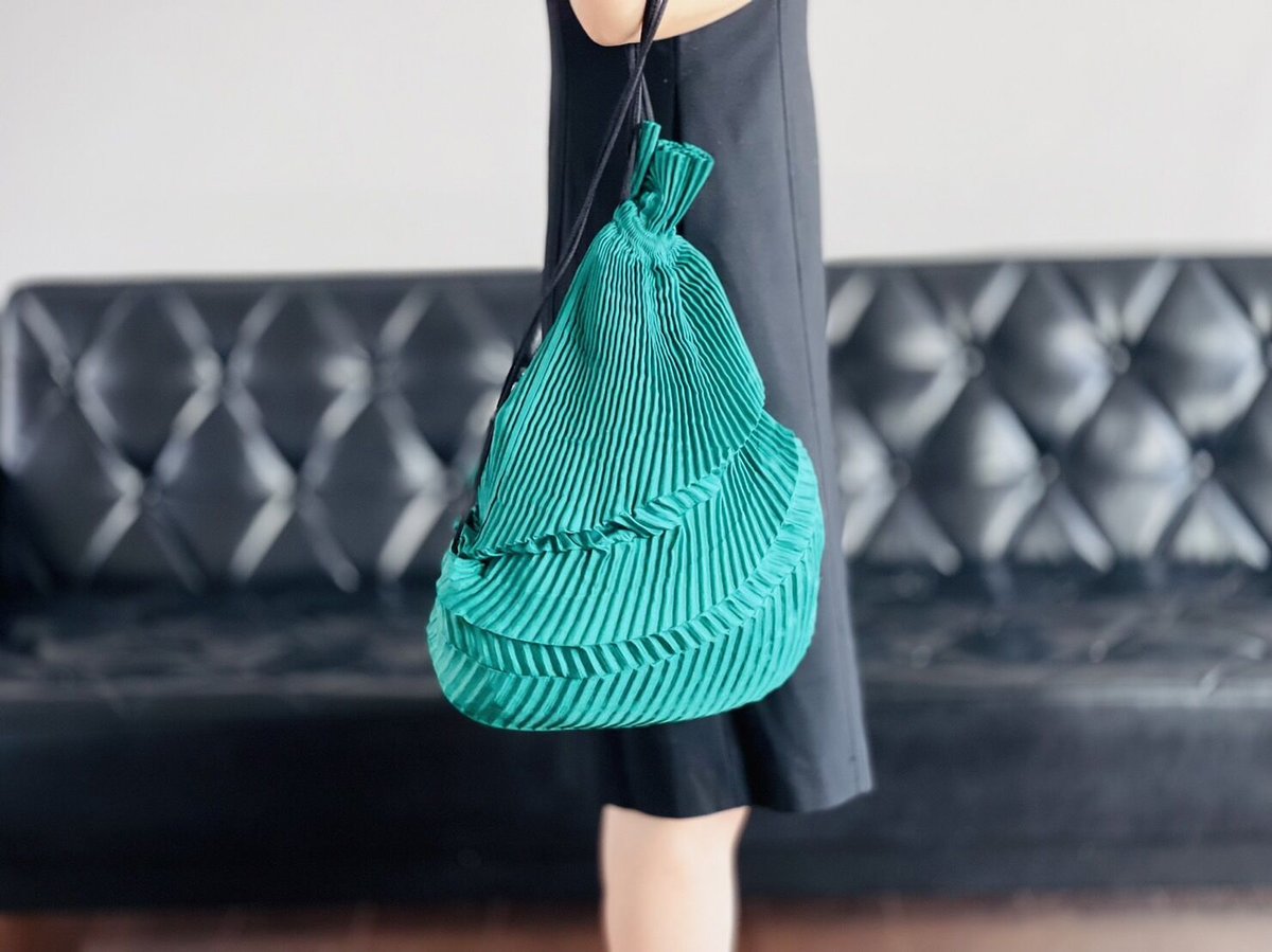 新品 issey miyake pleats bag green | requality