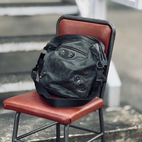 balenciaga leather shoulder bag