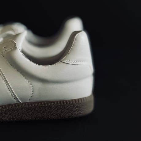factory sample basic german trainer white