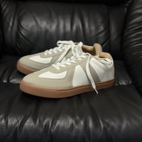 factory sample basic german trainer white