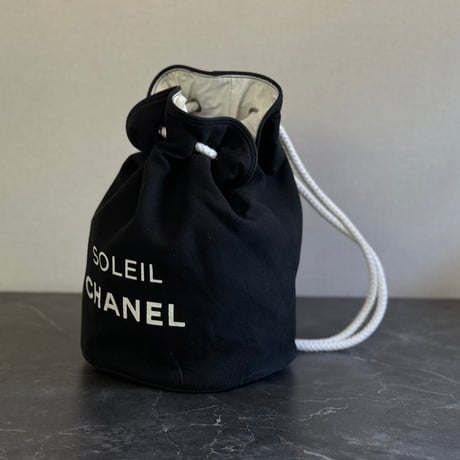 chanel logo shoulder bag