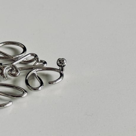 【国内正規】loewe anagram brooch