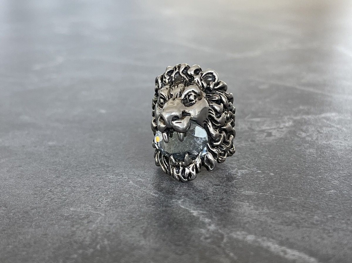 gucci lion hed crystal silver ring 18号
