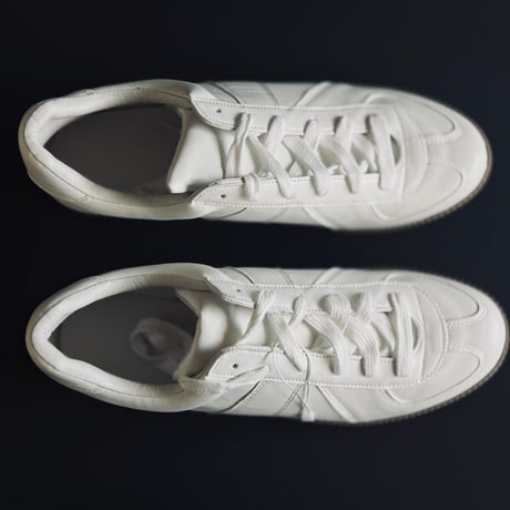 factory sample basic german trainer white