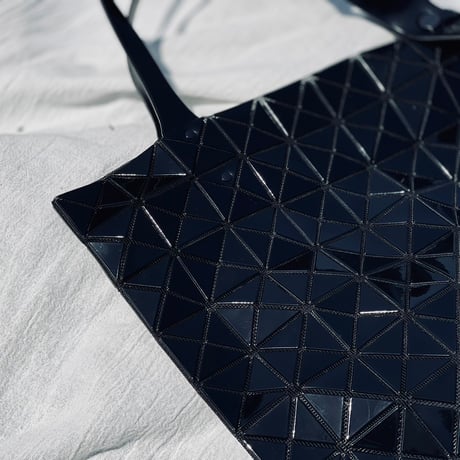 isseymiyake baobao bag black