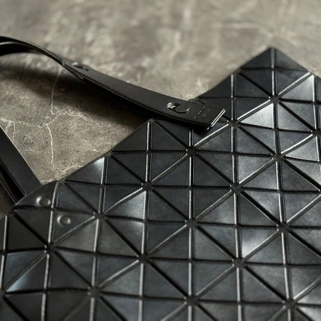 isseymiyake baobao tote bag