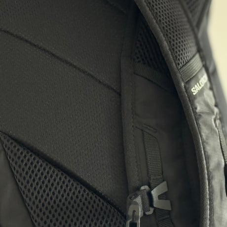 新品 salomon back pack