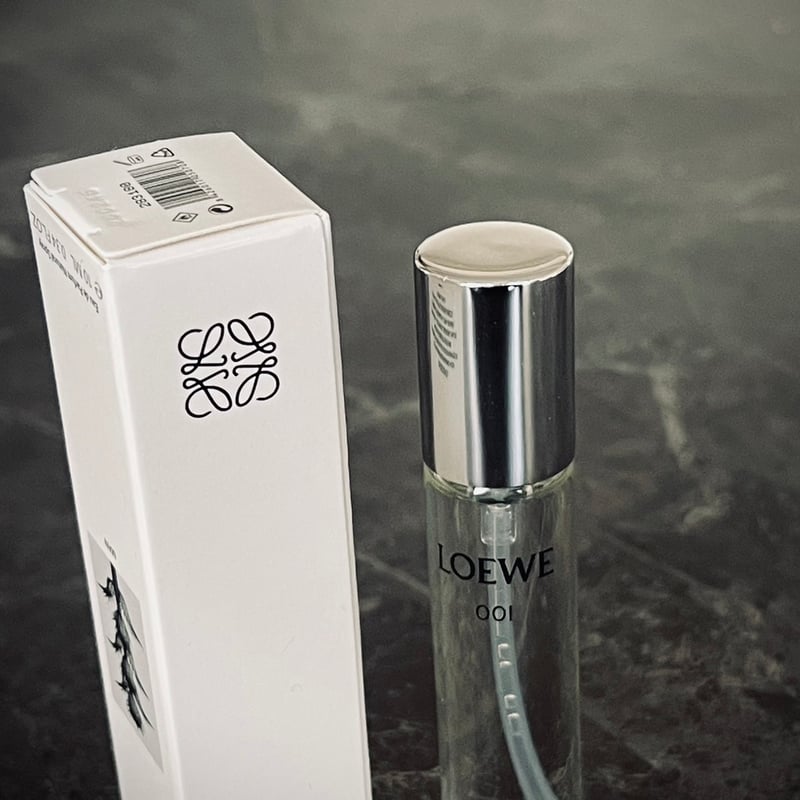 【新品未使用】LOEWE 001 ウーマン ギフトバック付 新品 loewe 