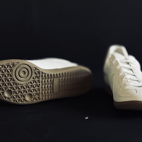 factory sample basic german trainer white