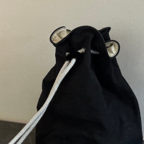 chanel logo shoulder bag
