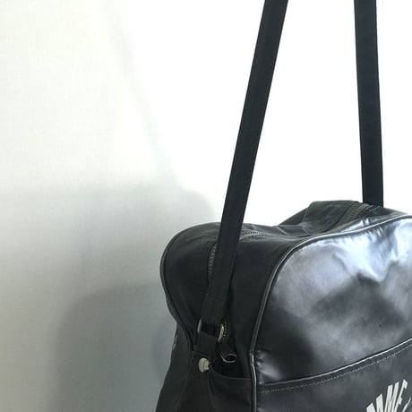 comme des garçons shoulder bag
