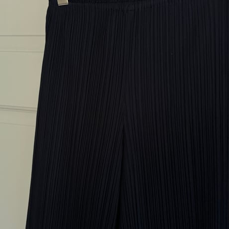 isseymiyake pleats pants