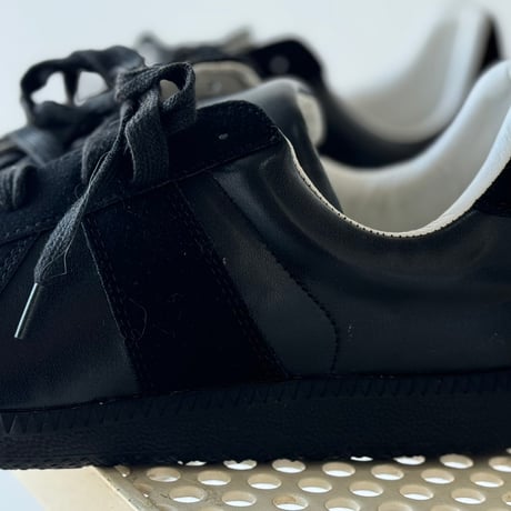 sample all black germantrainer