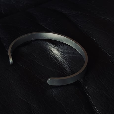 maison margiela sliver logo bracelet