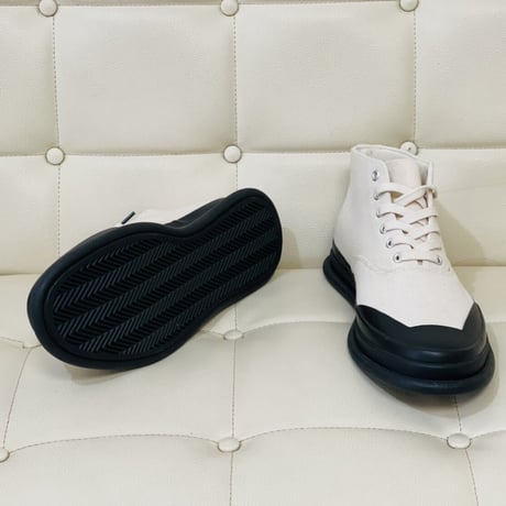 新品 issey miyake sneakers 42