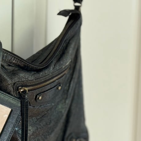 balenciaga leather shoulder bag