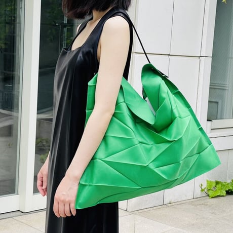 新品 isseymiyake × ittala pleats bag green