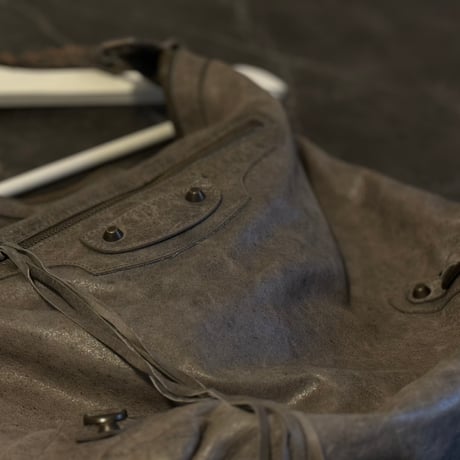 balenciaga leather shoulder bag