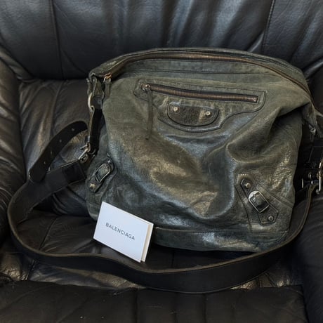 balenciaga leather shoulder bag