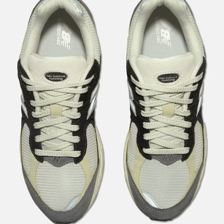 新品 new balance 2002R uk8