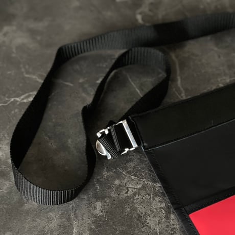 comme des garcons logo shoulder bag