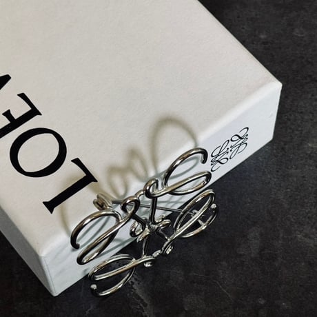 【国内正規】loewe anagram brooch