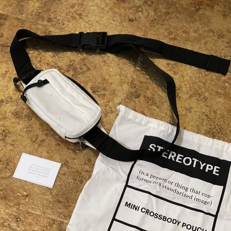 新品 maison margiela stereo type body bag white