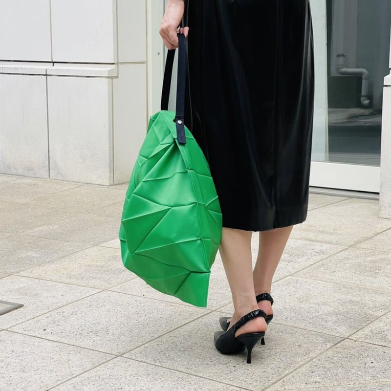 新品 isseymiyake × ittala pleats bag green | requ