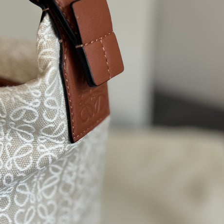 【国内正規】新品 loewe "cubi" leather anagram bag