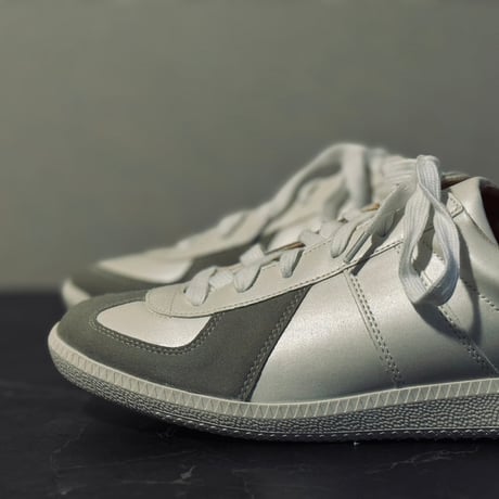 factory sample all white german trainer