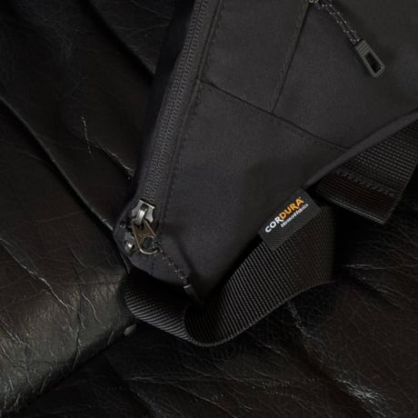comme des garcons body bag black