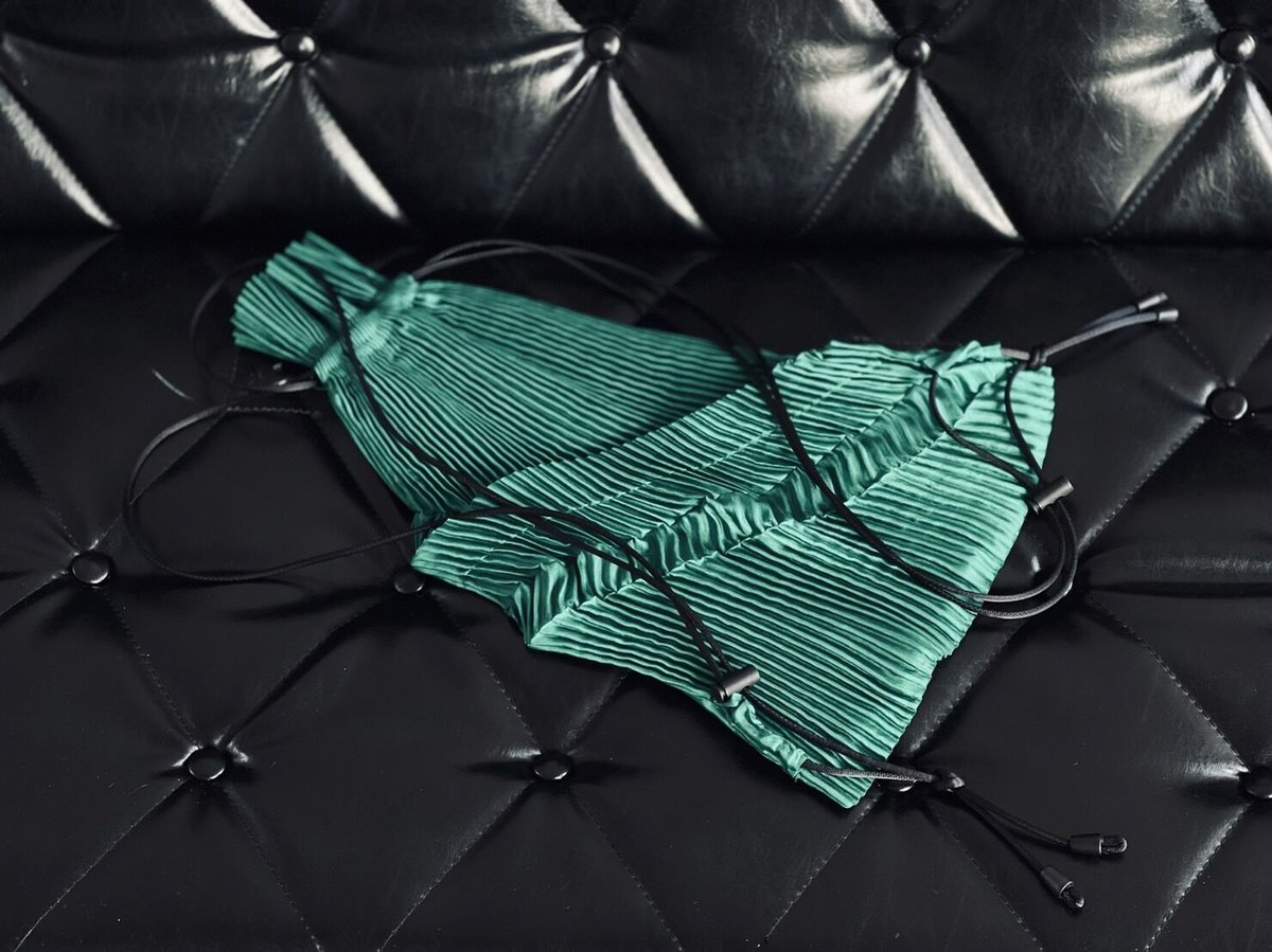 新品 issey miyake pleats bag green | requality